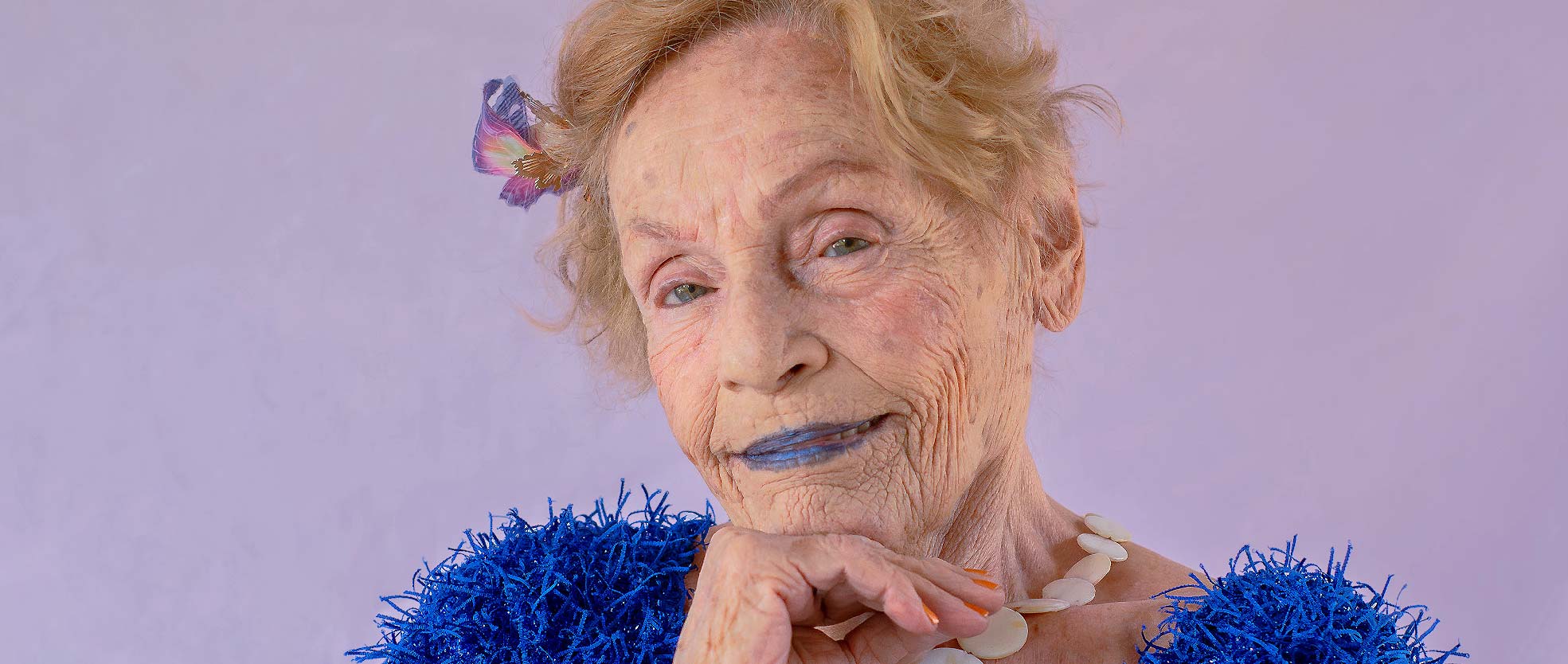 Exposição “Brechó Escalafobético” celebra  a obra de Célia Regina em Maringá